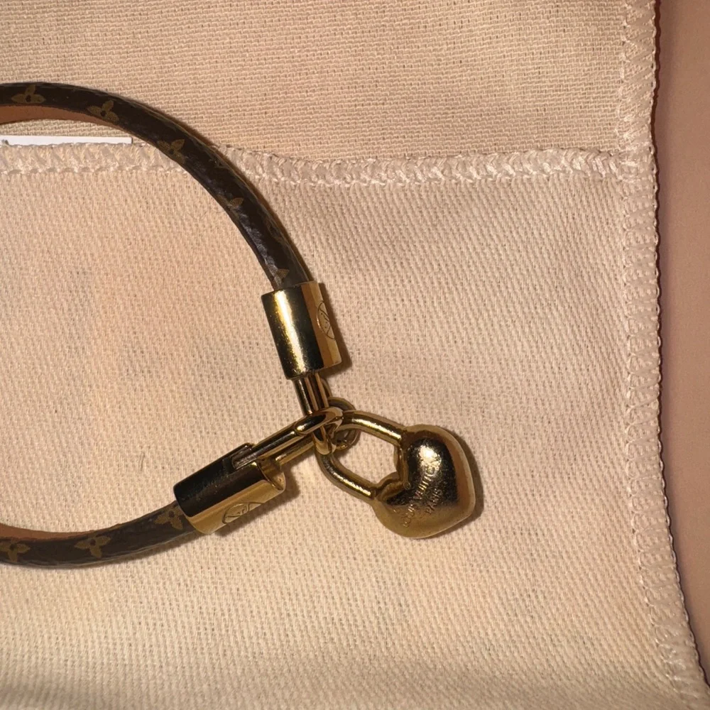 Louis Vuitton Crazy in Lock Charm Bracelt - Picture 3 of 4